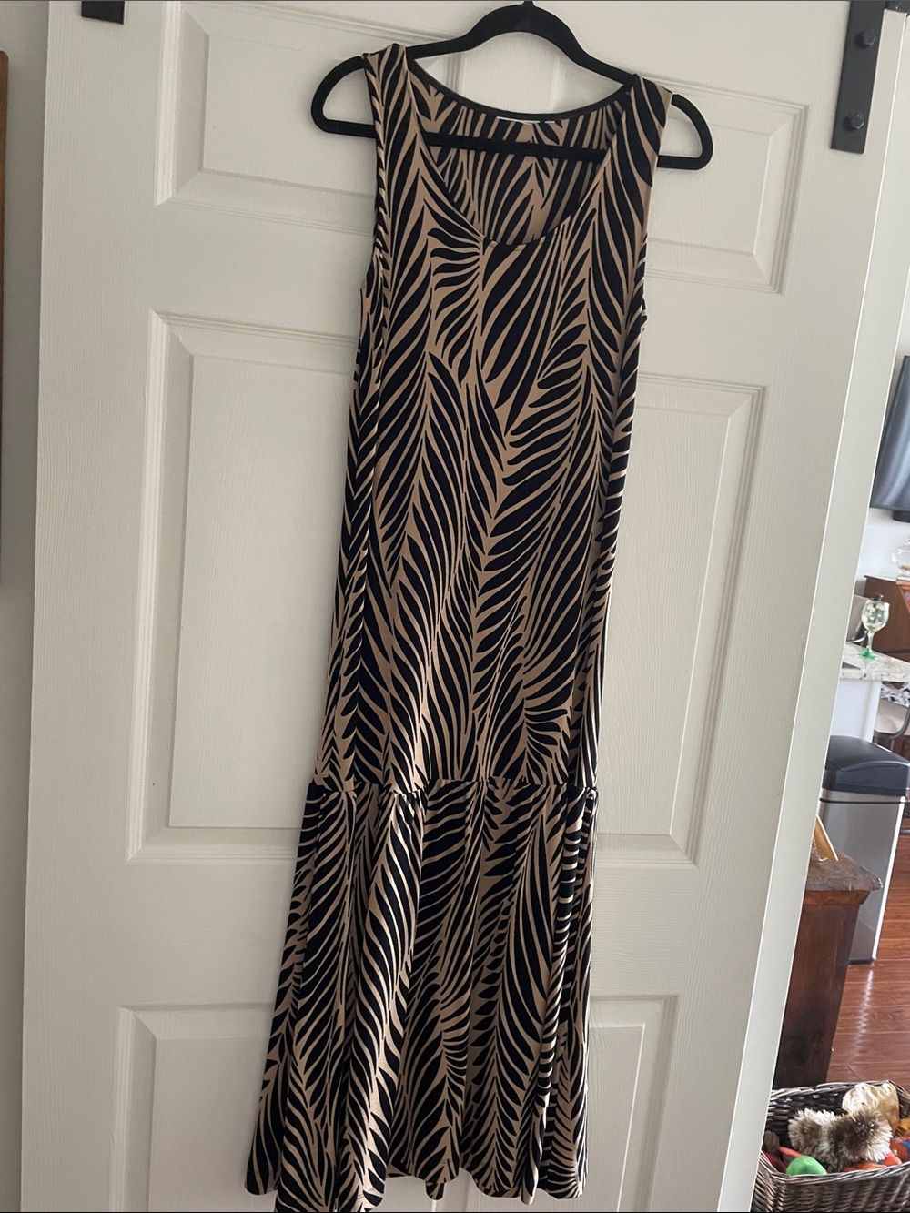Chico's Travelers  Black and Taupe Leaf-Print Maxi Dress